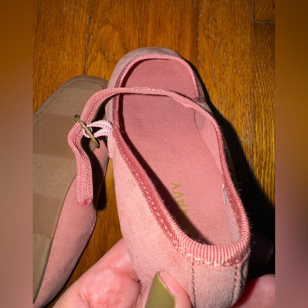 Never worn girls’ pink dress flats - Picture 5 of 5